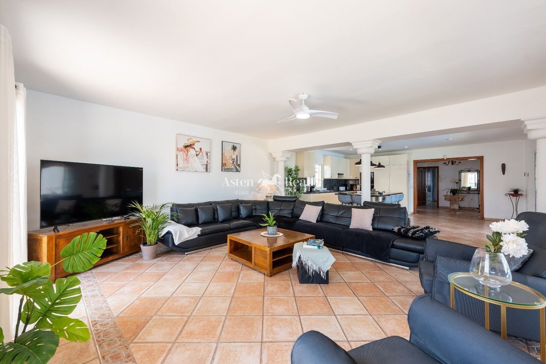 Villa in San Miguel de Abona, Canary Islands, Spain 4 - 16108496