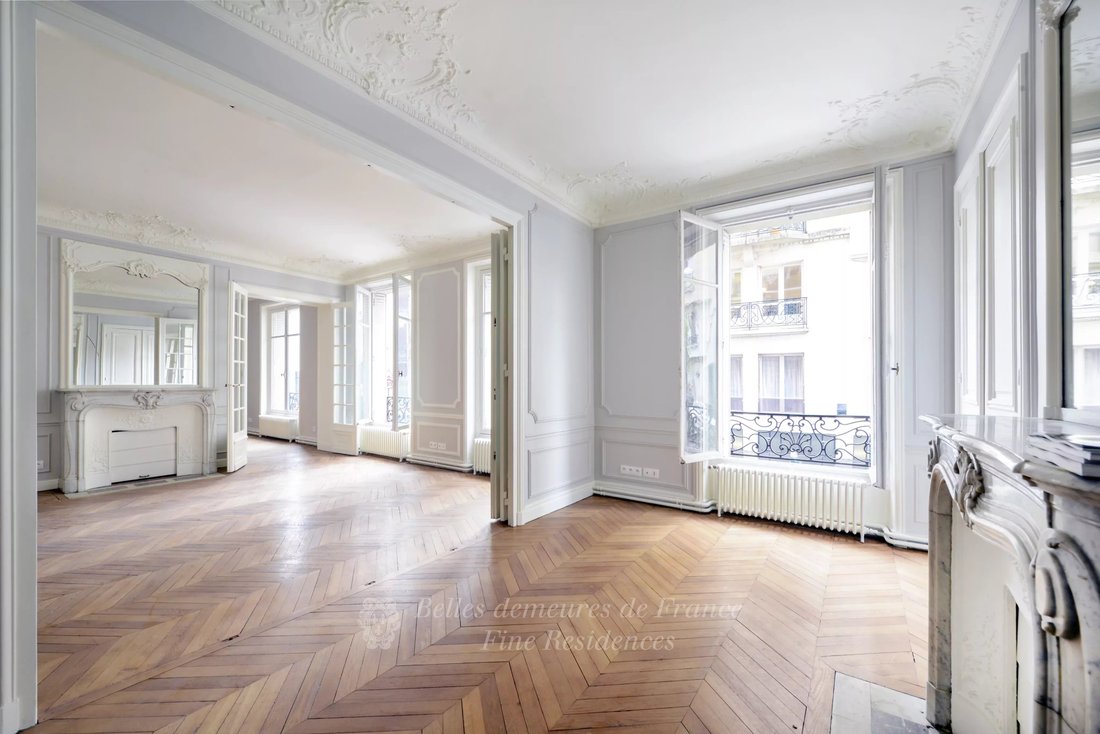 Apartment in Ecole Militaire, Paris 7e Arrondissement, Paris 2 - 16112259