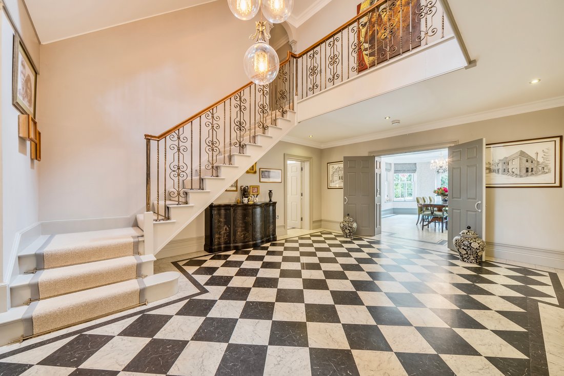 House in Kingswood, Reigate and Banstead, England 5 - 16109710
