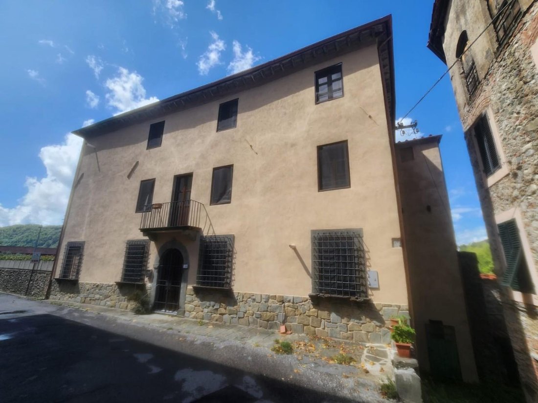 House in Borgo a Mozzano, Tuscany, Italy 4 - 16117045