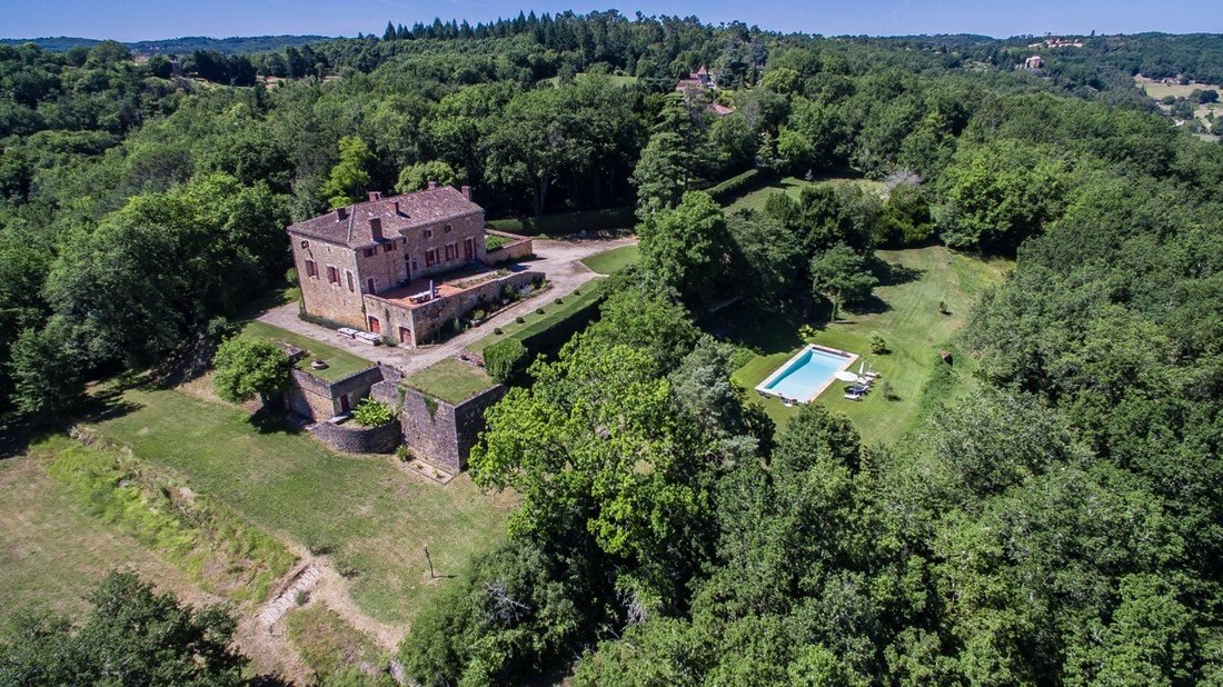 Estate in Charles de Gaulle, Cahors, France 1 - 16115991