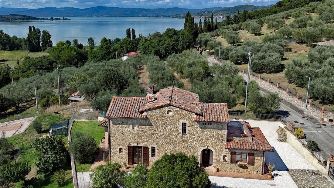Country House in Magione, Umbria, Italy 3 - 16116927