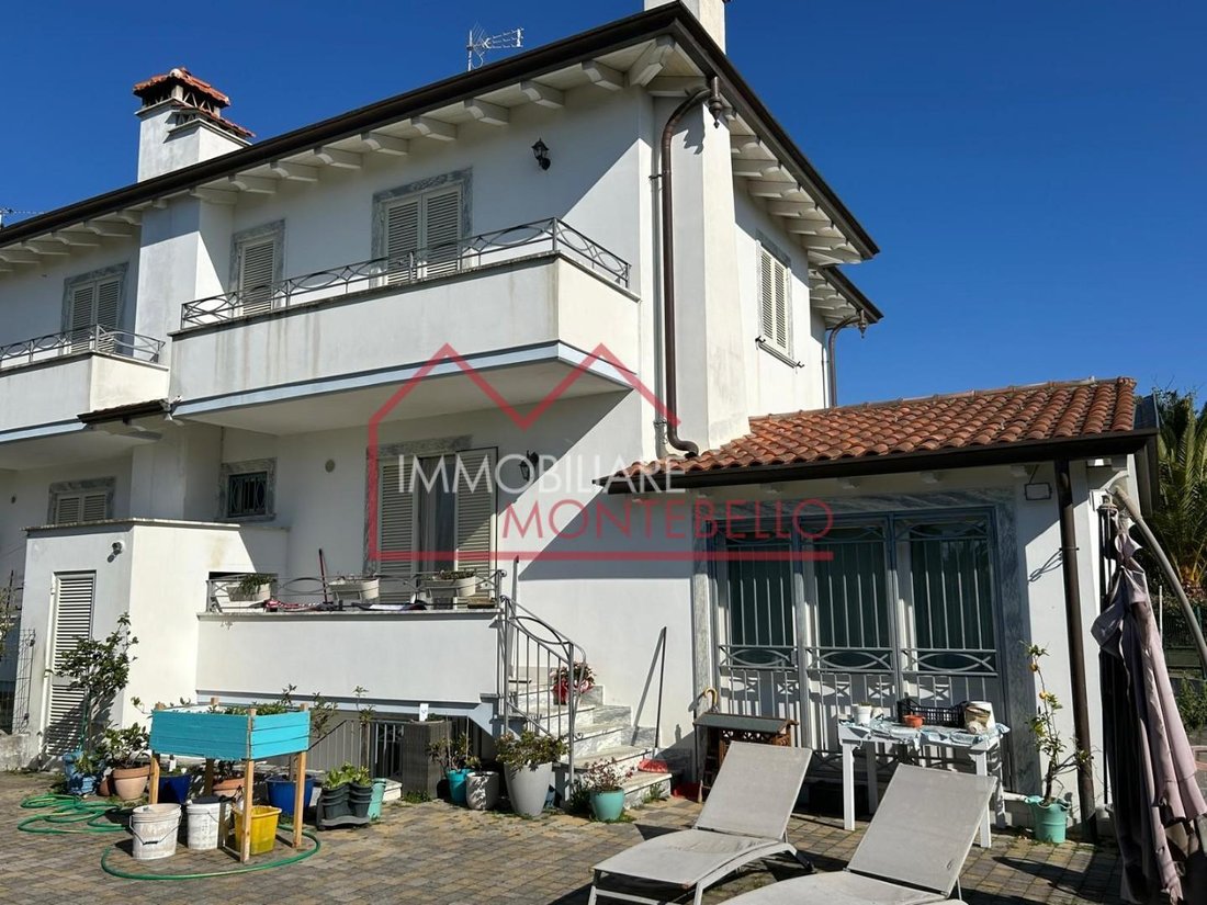 Country House in Capezzano Pianore, Camaiore, Tuscany 2 - 16117044