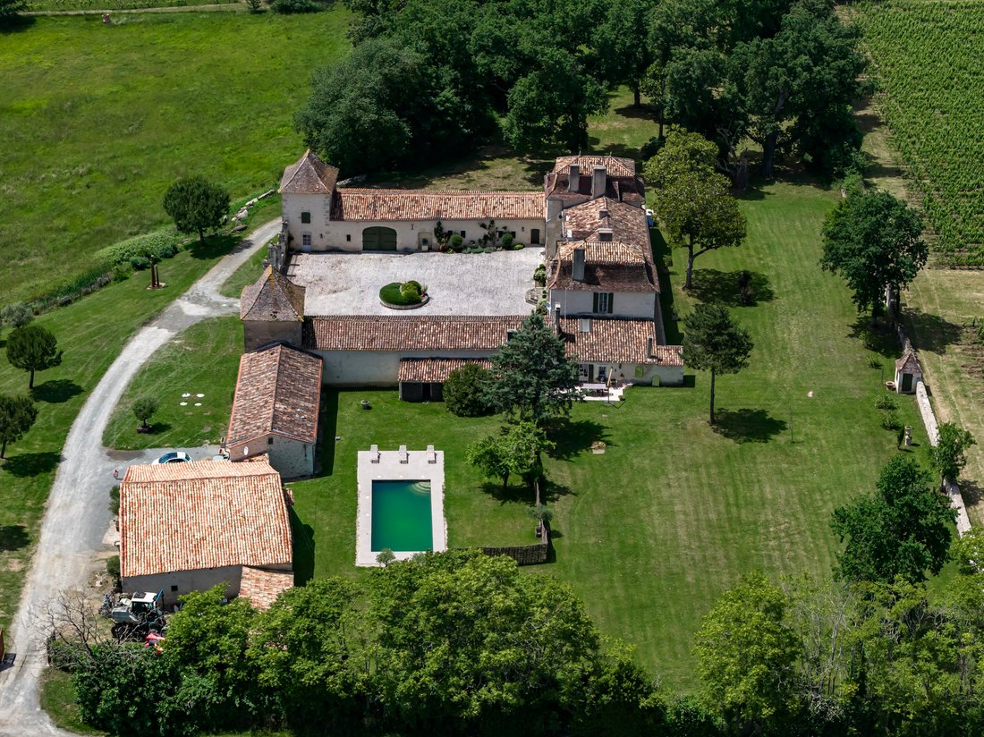 Estate in Liorac-sur-Louyre, Nouvelle-Aquitaine, France 3 - 16116082