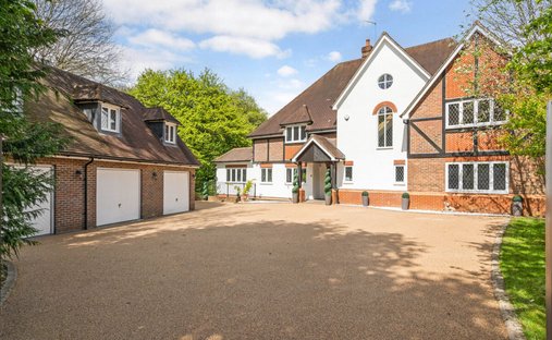 House in Beaconsfield, England 1