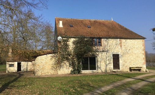 Estate in Faiencerie, Gien, France 1