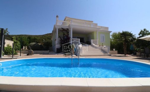 Haus in Tribunj, Gespanschaft Šibenik-Knin, Kroatien 1