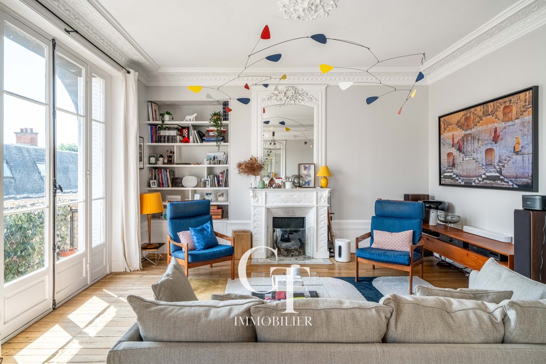 Apartment in Domaine National du Château, Versailles, France 2 - 16115849