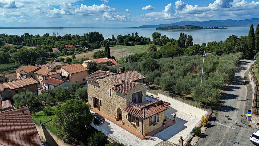 Country House in Magione, Umbria, Italy 1 - 16116927