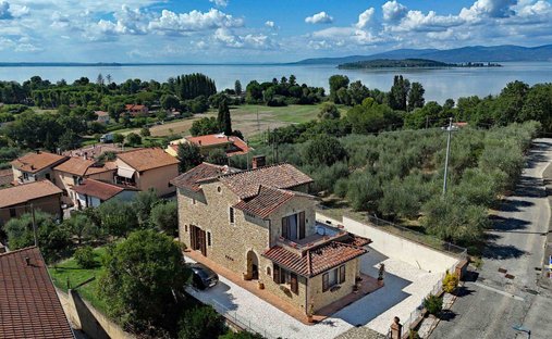 Country House in Magione, Umbria, Italy 1