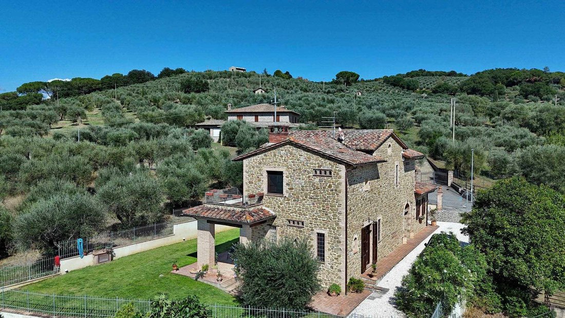 Country House in Magione, Umbria, Italy 2 - 16116927
