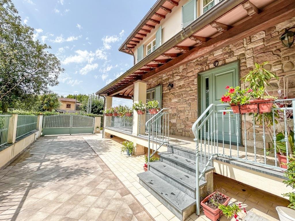 Country House in Capezzano Pianore, Camaiore, Tuscany 2 - 16117039