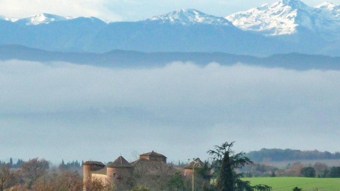 Villarzel: A 15th-Century Château Awaits Its Renaissance in Occitanie’s Golden Hills