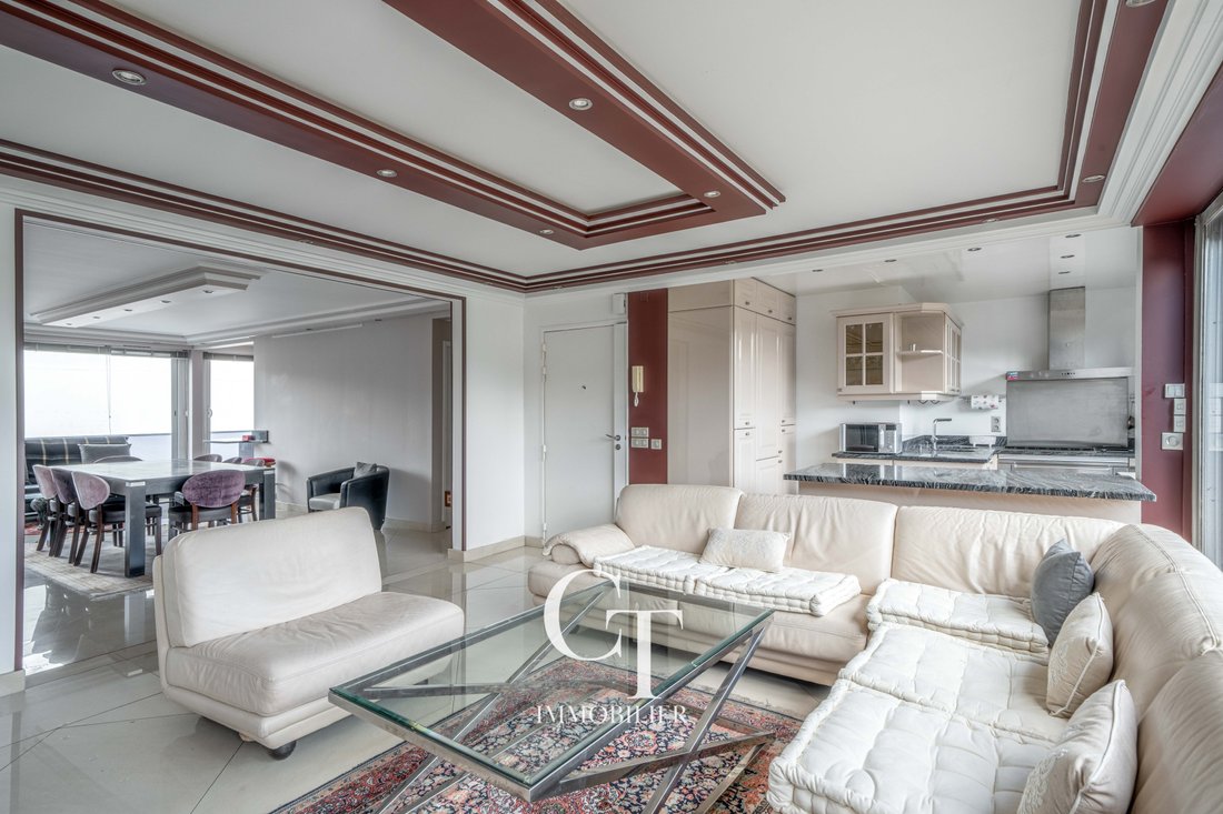 Apartment in Domaine National du Château, Versailles, France 3 - 16115932