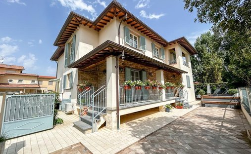 Maisons de campagne à Capezzano Pianore, Camaiore, Toscane 1