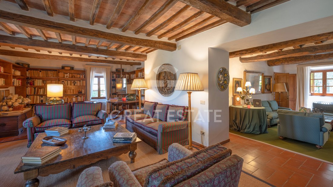 Estate in Castellina in Chianti, Tuscany, Italy 2 - 16116737