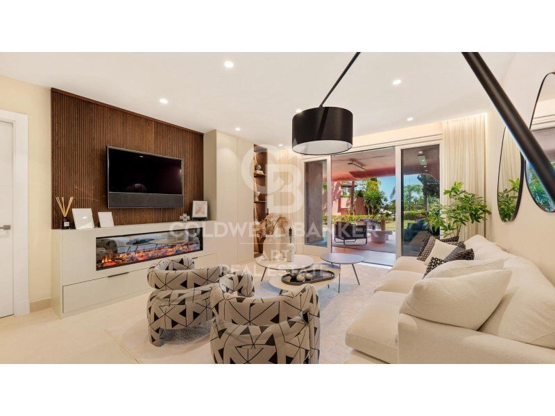 Apartment in Gualdalmansa, Estepona, Andalusia 2 - 16116825