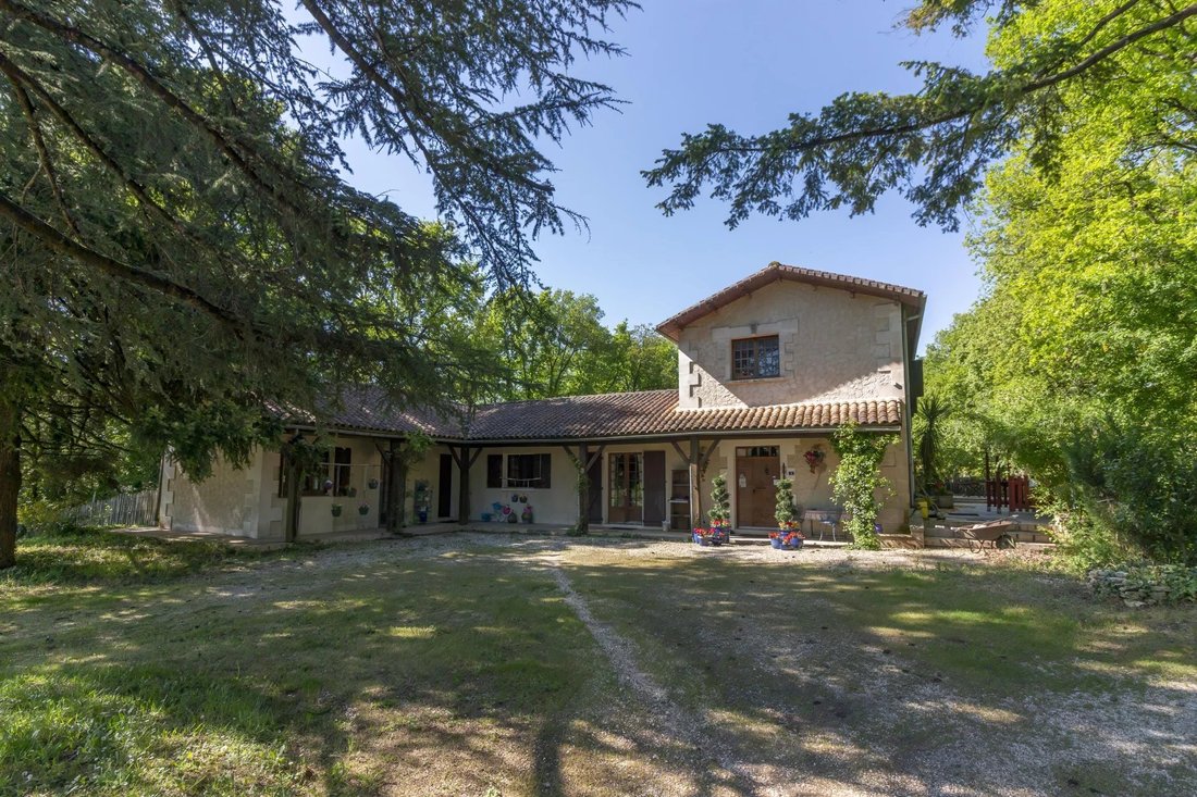 House in Douzat, Nouvelle-Aquitaine, France 1 - 16116852