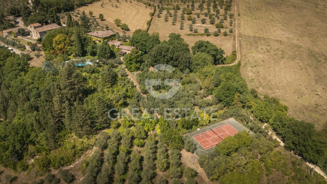 Estate in Castellina in Chianti, Tuscany, Italy 3 - 16116737