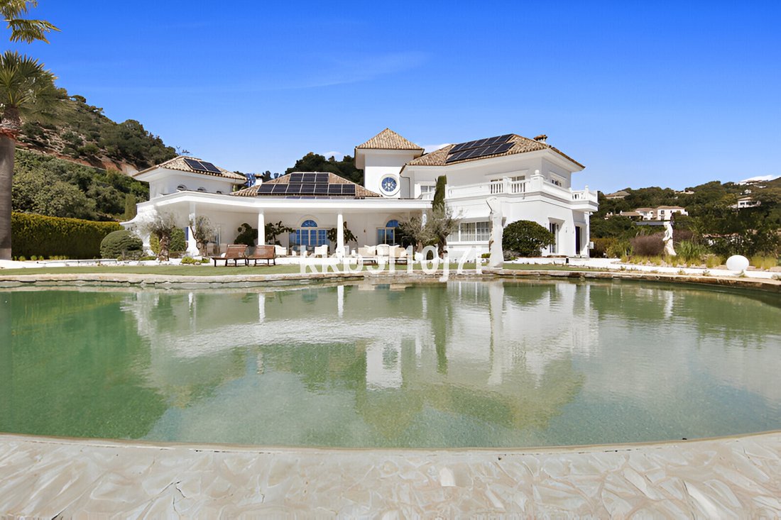 Villa in La Zagaleta, Benahavis, Andalusia 1 - 16118029