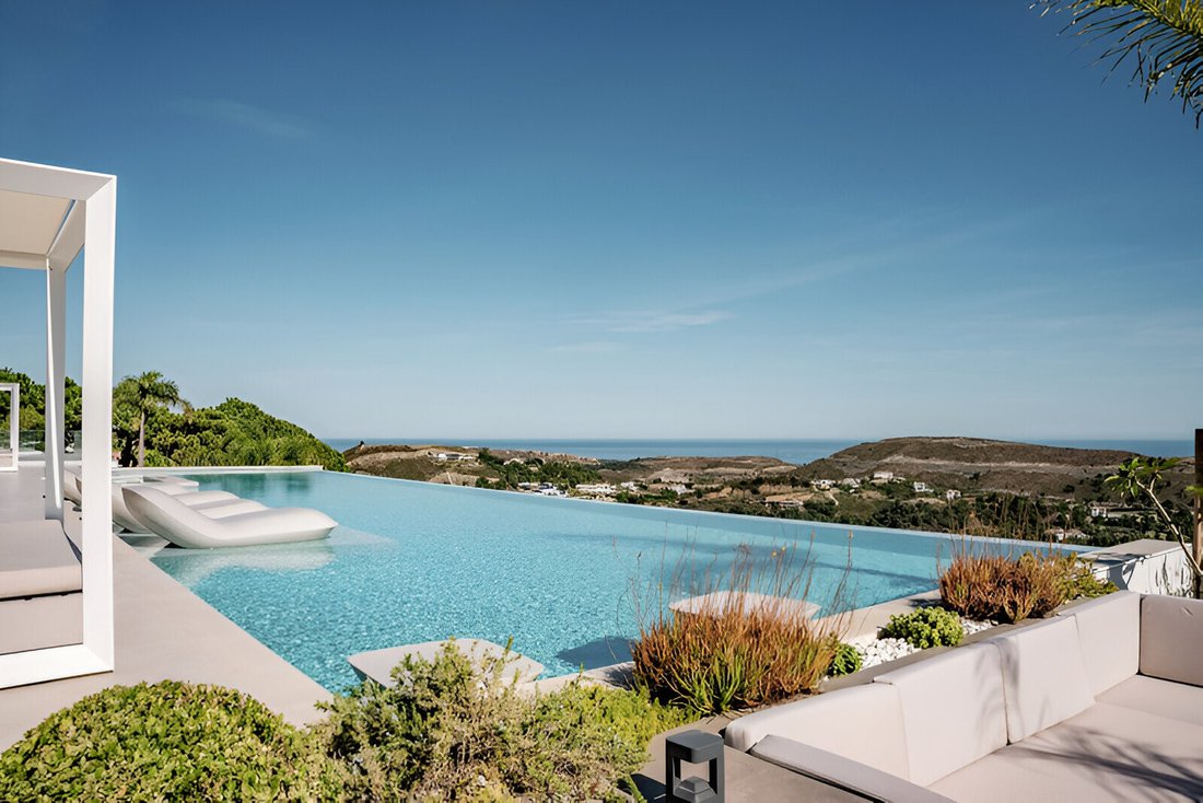 Villa in Benahavis, Andalusia, Spain 5 - 16118032