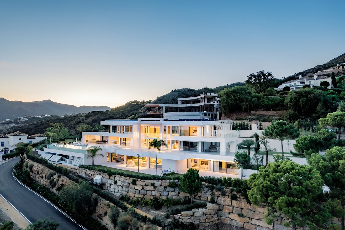 Villa in Benahavis, Andalusia, Spain 2 - 16118032