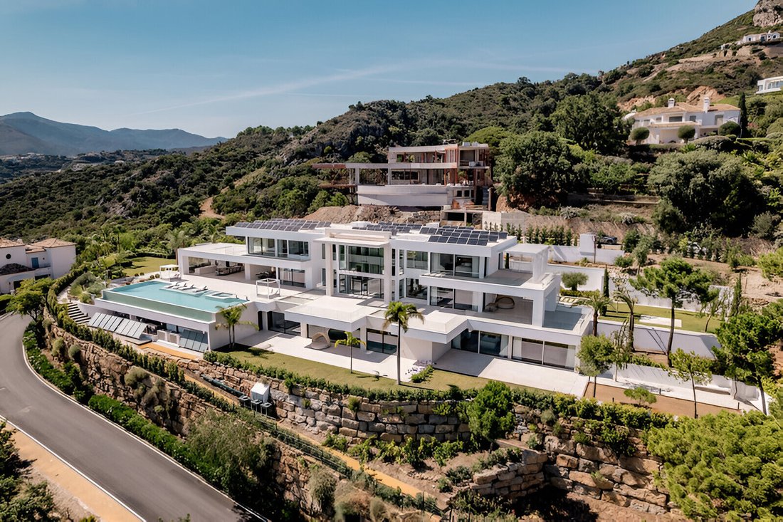 Villa in Benahavis, Andalusia, Spain 3 - 16118032