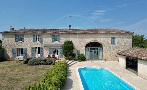 Villa in Sauveterre-de-Guyenne, Nouvelle-Aquitaine, France 1
