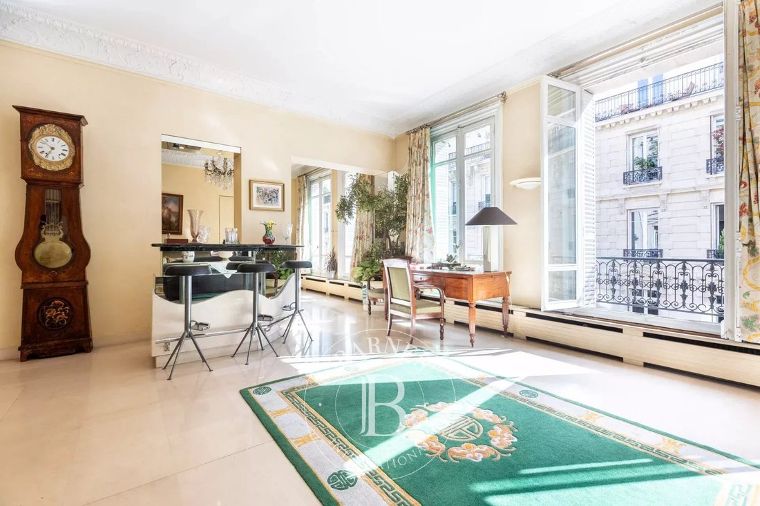 Apartment in Hoche-Friedland, Paris 8e Arrondissement, Paris 2 - 16118073