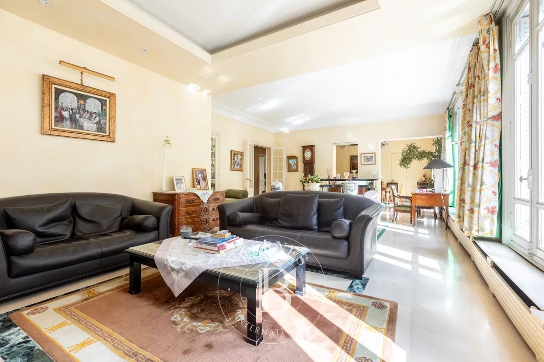 Apartment in Hoche-Friedland, Paris 8e Arrondissement, Paris 5 - 16118073