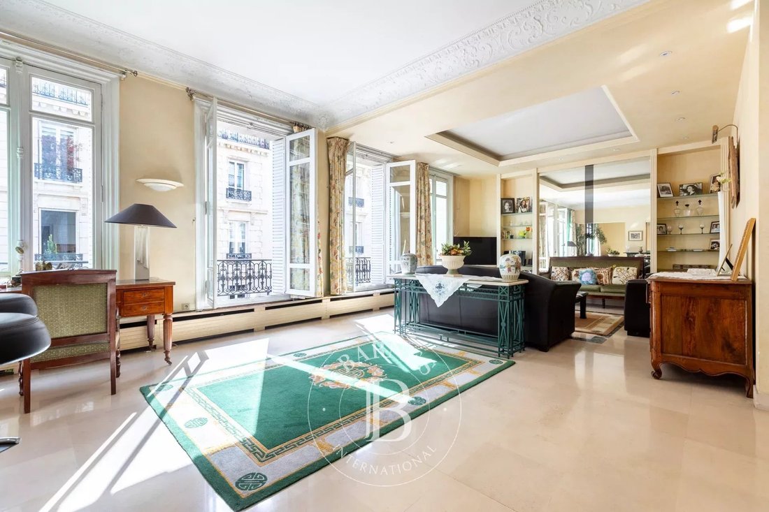 Apartment in Hoche-Friedland, Paris 8e Arrondissement, Paris 1 - 16118073