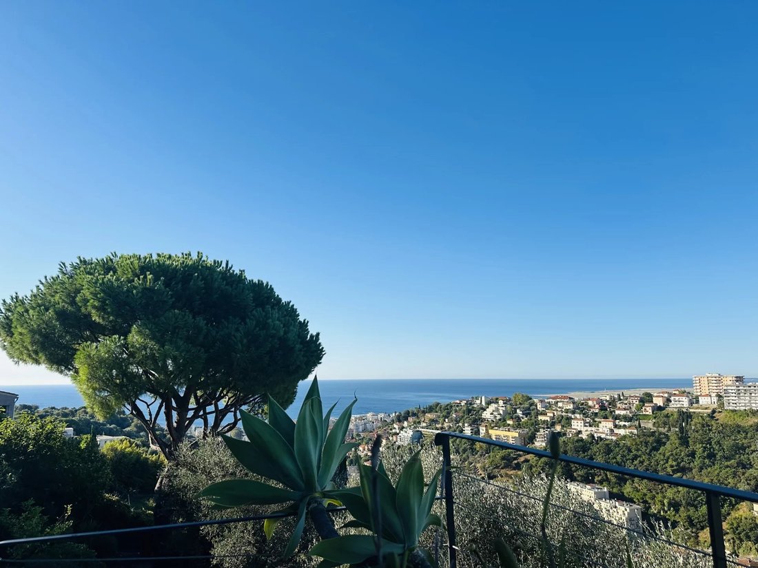 Villa in La Madeleine, Nice, France 1 - 15622296