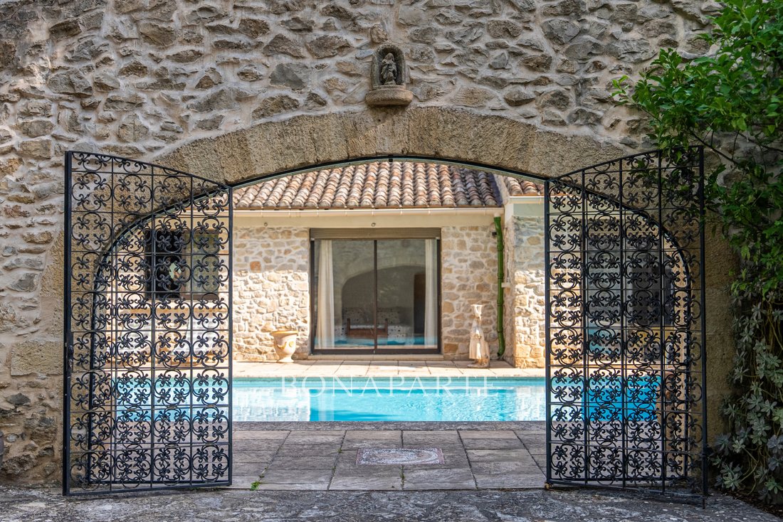 La Bergerie des Rêves: A 19th-Century Provençal Sanctuary Where Time Stands Still