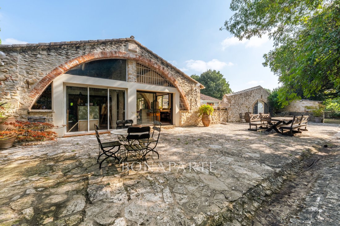 La Bergerie des Rêves: A 19th-Century Provençal Sanctuary Where Time Stands Still