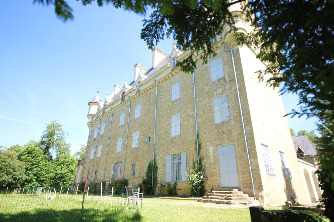 A Castle’s Whisper: Two Floors of History in Mirepoix’s Enchanted Wing