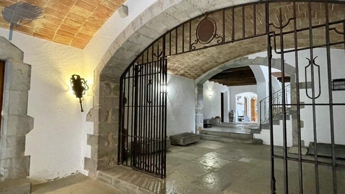 Townhouse in Torroella de Montgri, Catalonia, Spain 2 - 16094413