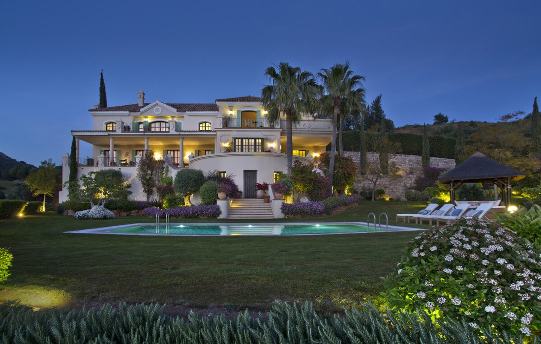 Villa in Benahavis, Andalusia, Spain 1 - 16119038