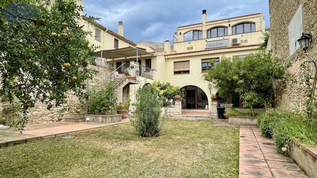 Townhouse in Torroella de Montgri, Catalonia, Spain 1 - 16094413