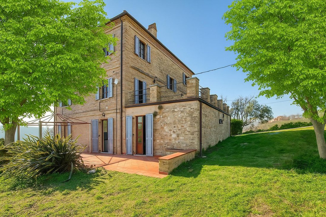 Villa in Carassai, Marche, Italy 3 - 16026501