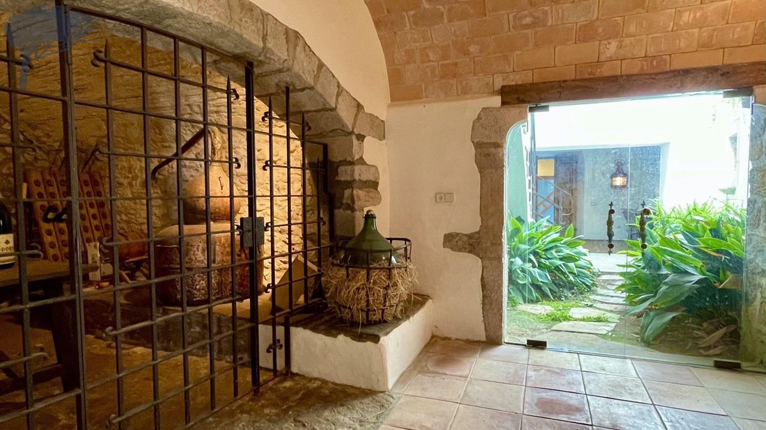 Townhouse in Torroella de Montgri, Catalonia, Spain 2 - 16115479