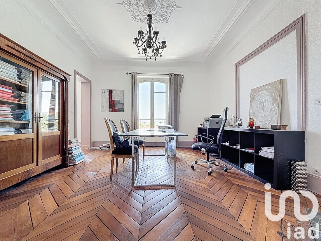 Apartment in Chantiers, Versailles, France 1 - 16120232