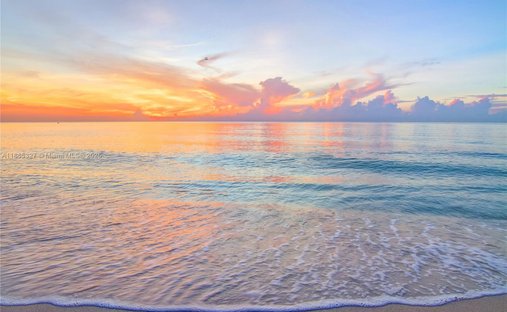 Condo in Miami Beach, Florida, United States 1