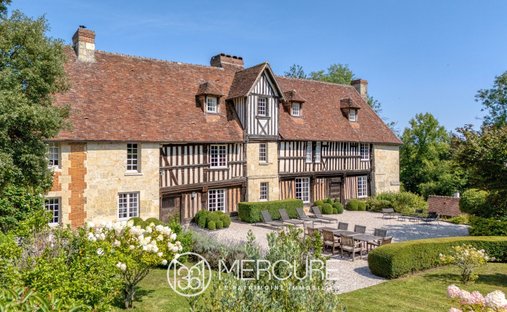 2h From Paris, In The Heart Of The Pays D’auge Area. A Listed 16th /18th Century Chateau Set In Abou