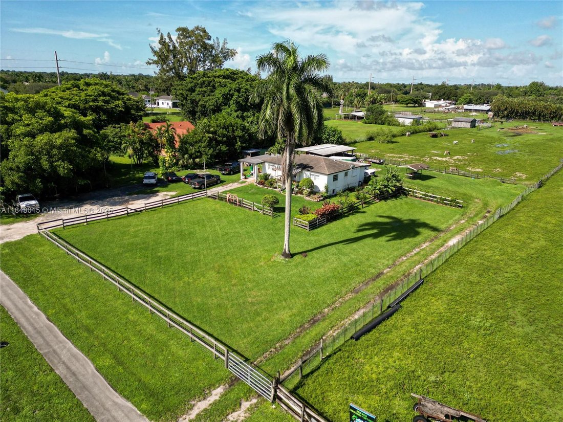 House in Davie, Florida, United States 1 - 16120935
