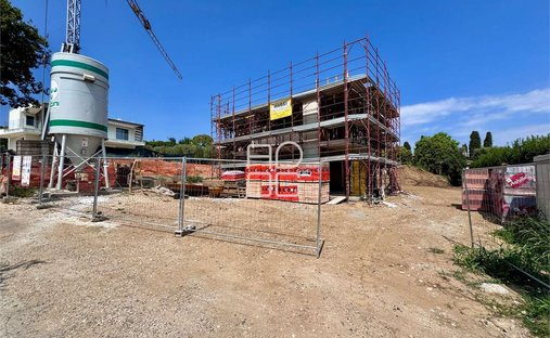 Villa in Moniga del Garda, Lombardy, Italy 1