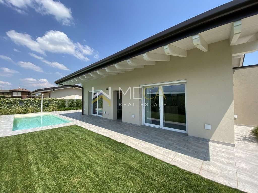 Villa in Padenghe sul Garda, Lombardy, Italy 2 - 16120669