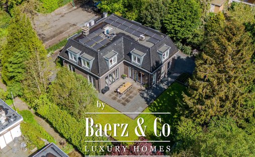 Villa in Oegstgeest, South Holland, Netherlands 1