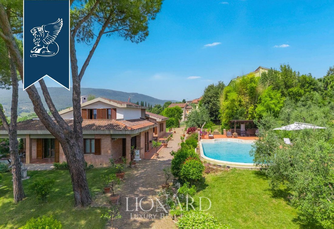 Villa in San Gimignano, Tuscany, Italy 2 - 16120752