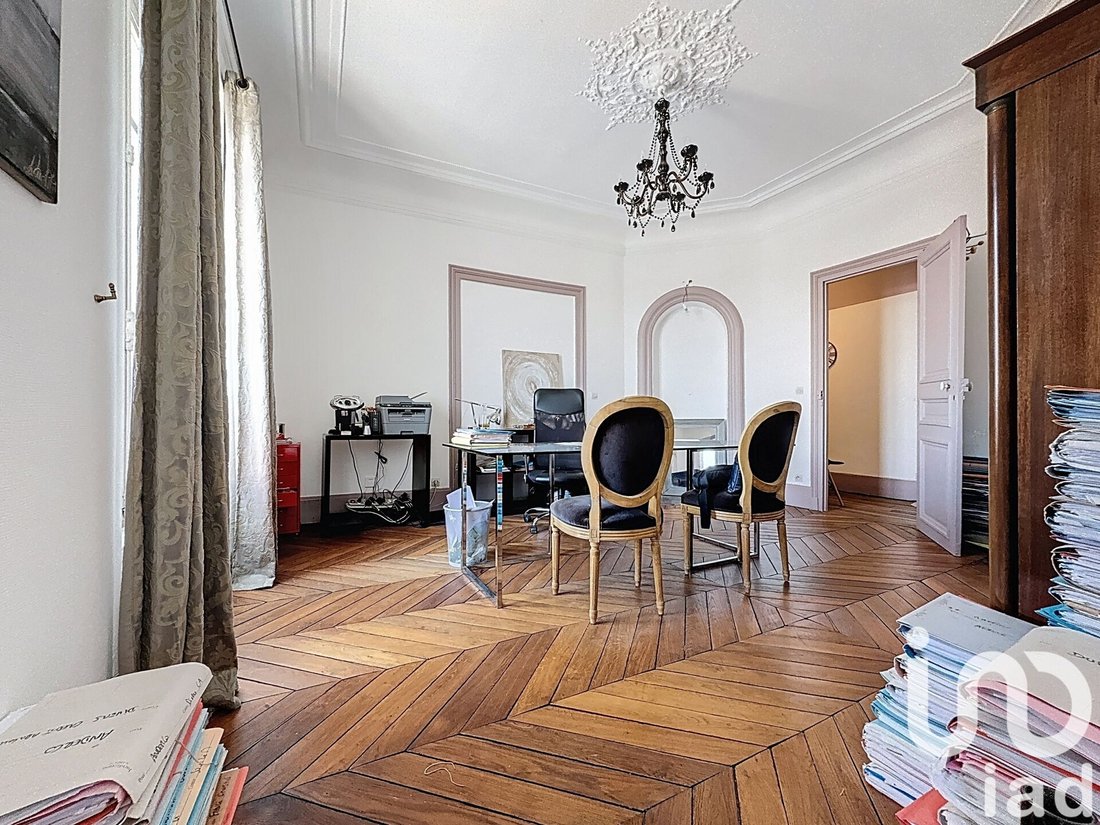 Apartment in Chantiers, Versailles, France 2 - 16120232