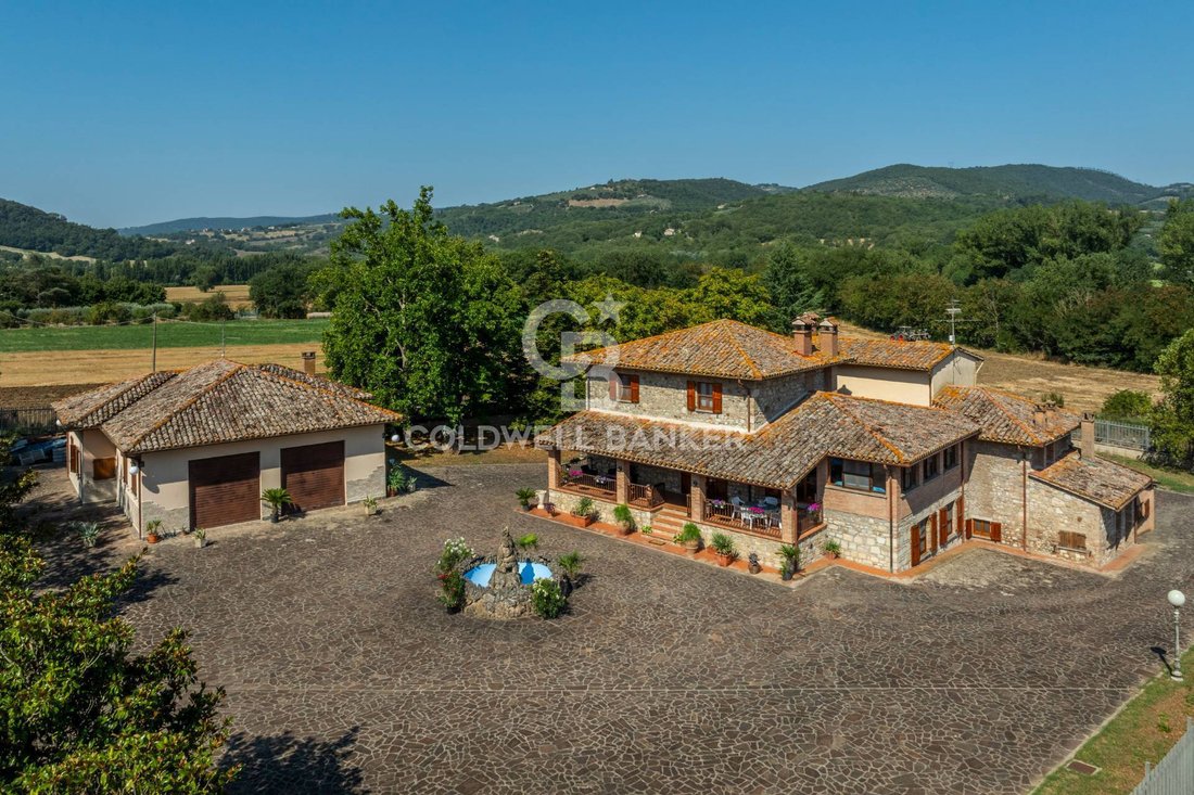 Country House in Todi, Umbria, Italy 2 - 16121013